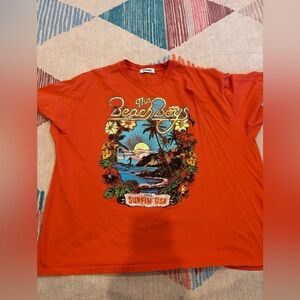 Free People Daydreamer The Beach Boys
Surfin' USA Tee, one size, VGUC